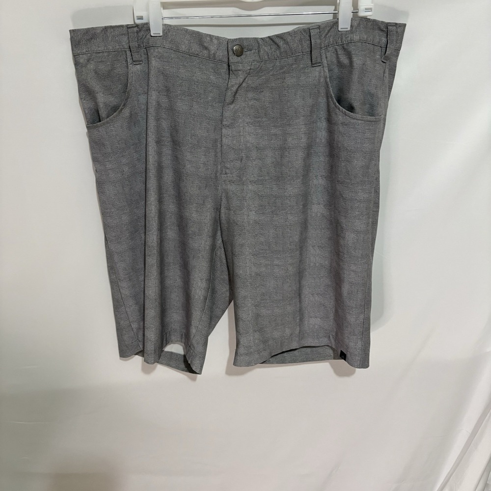Adidas Mens Golf Shorts Size 40 Gray Camo Sporty Athleisure Chino 10in Inseam